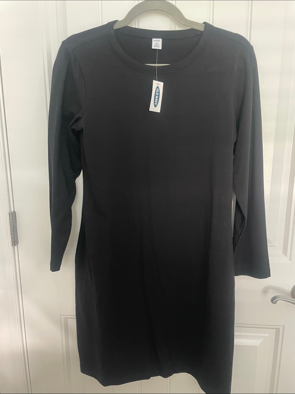 Old Navy Black Long-Sleeve Crewneck Dress